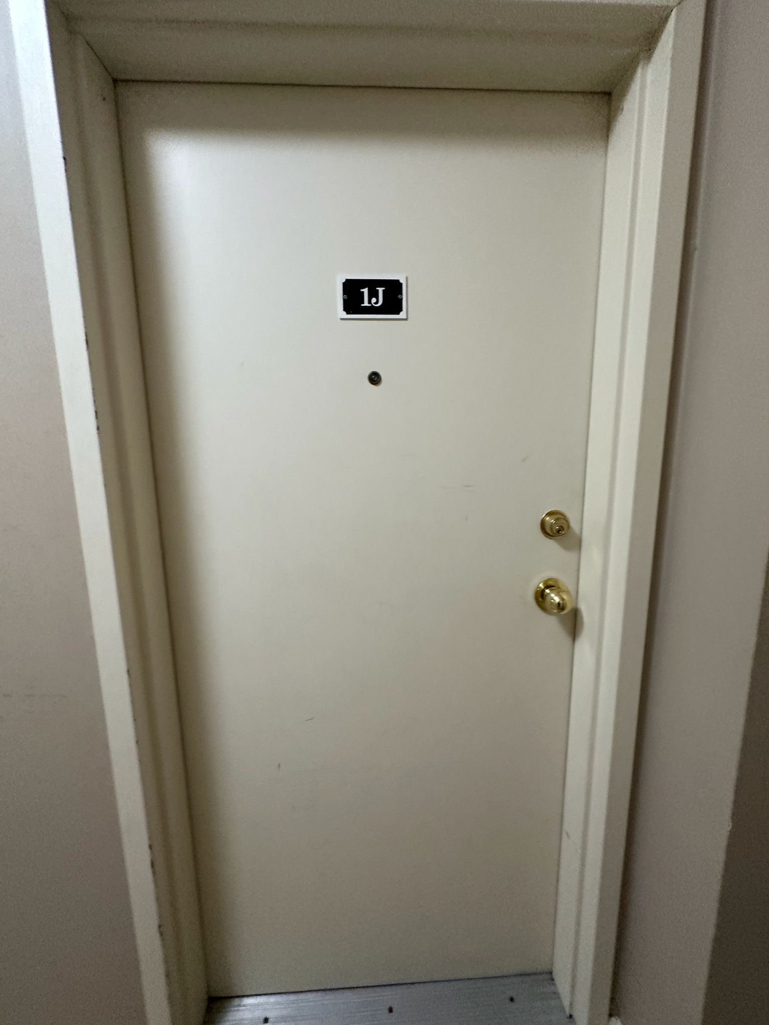 1660 East Main Street, Waterbury, Connecticut 06705, ,1 BathroomBathrooms,Apartment,For Rent,East Main Street,1027