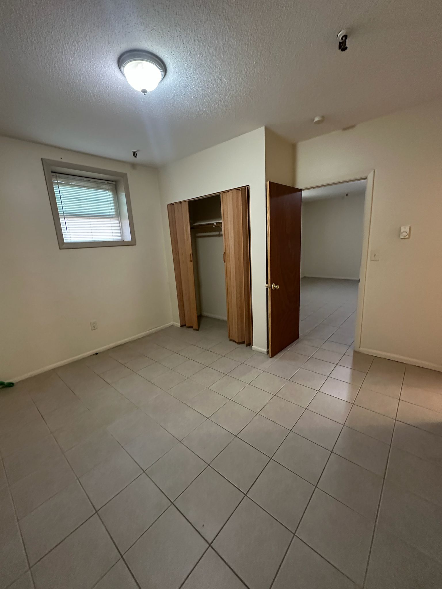 1660 East Main Street, Waterbury, Connecticut 06705, ,1 BathroomBathrooms,Apartment,For Rent,East Main Street,1027