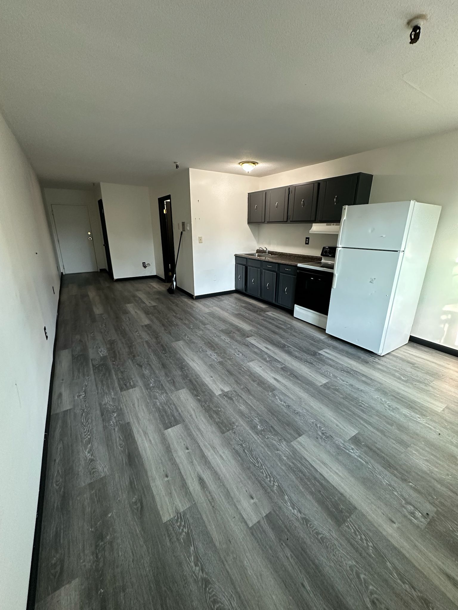 1660 East Main Street, Waterbury, Connecticut 06705, ,1 BathroomBathrooms,Apartment,For Rent,East Main Street,1027