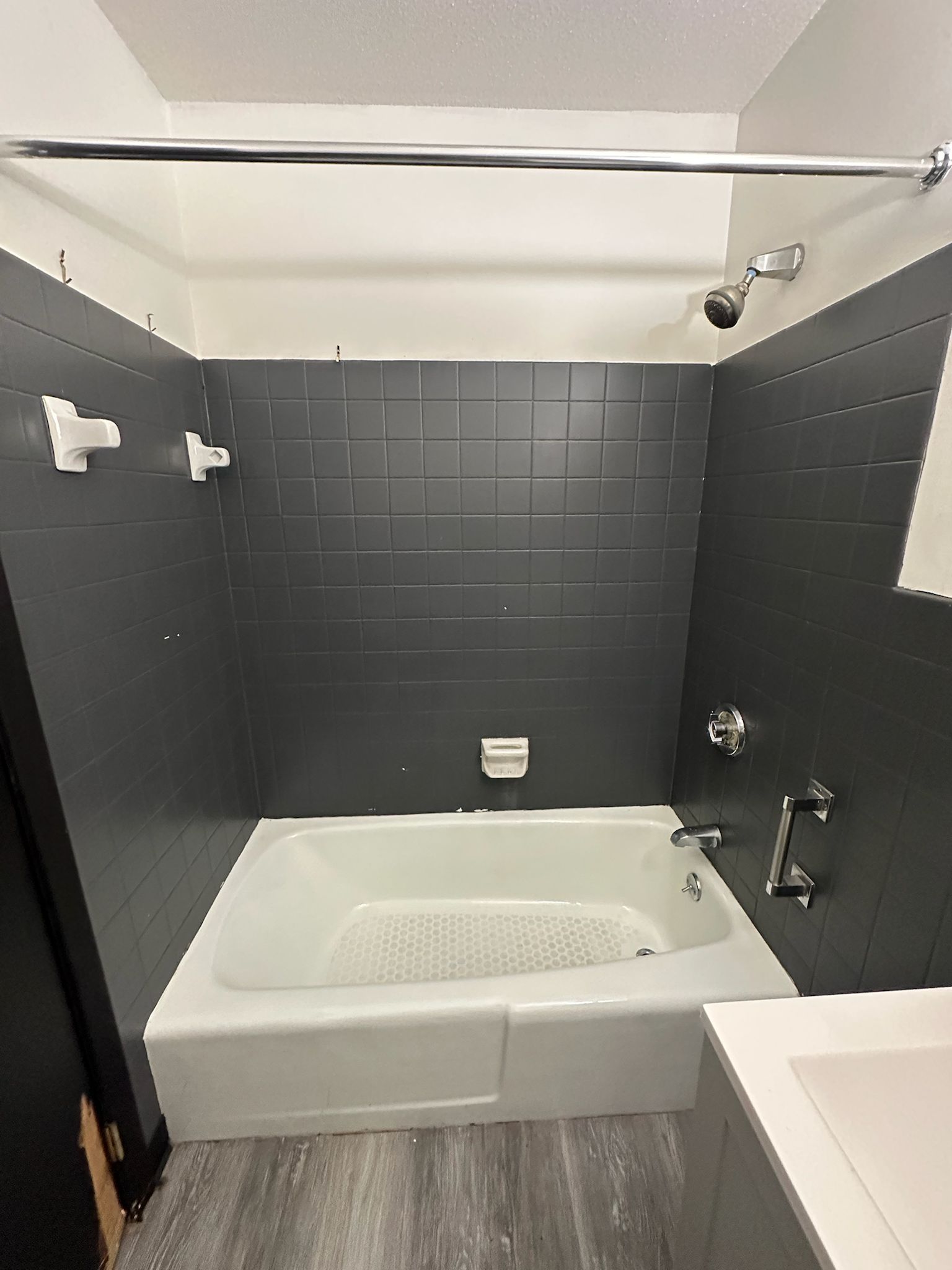 1660 East Main Street, Waterbury, Connecticut 06705, ,1 BathroomBathrooms,Apartment,For Rent,East Main Street,1027