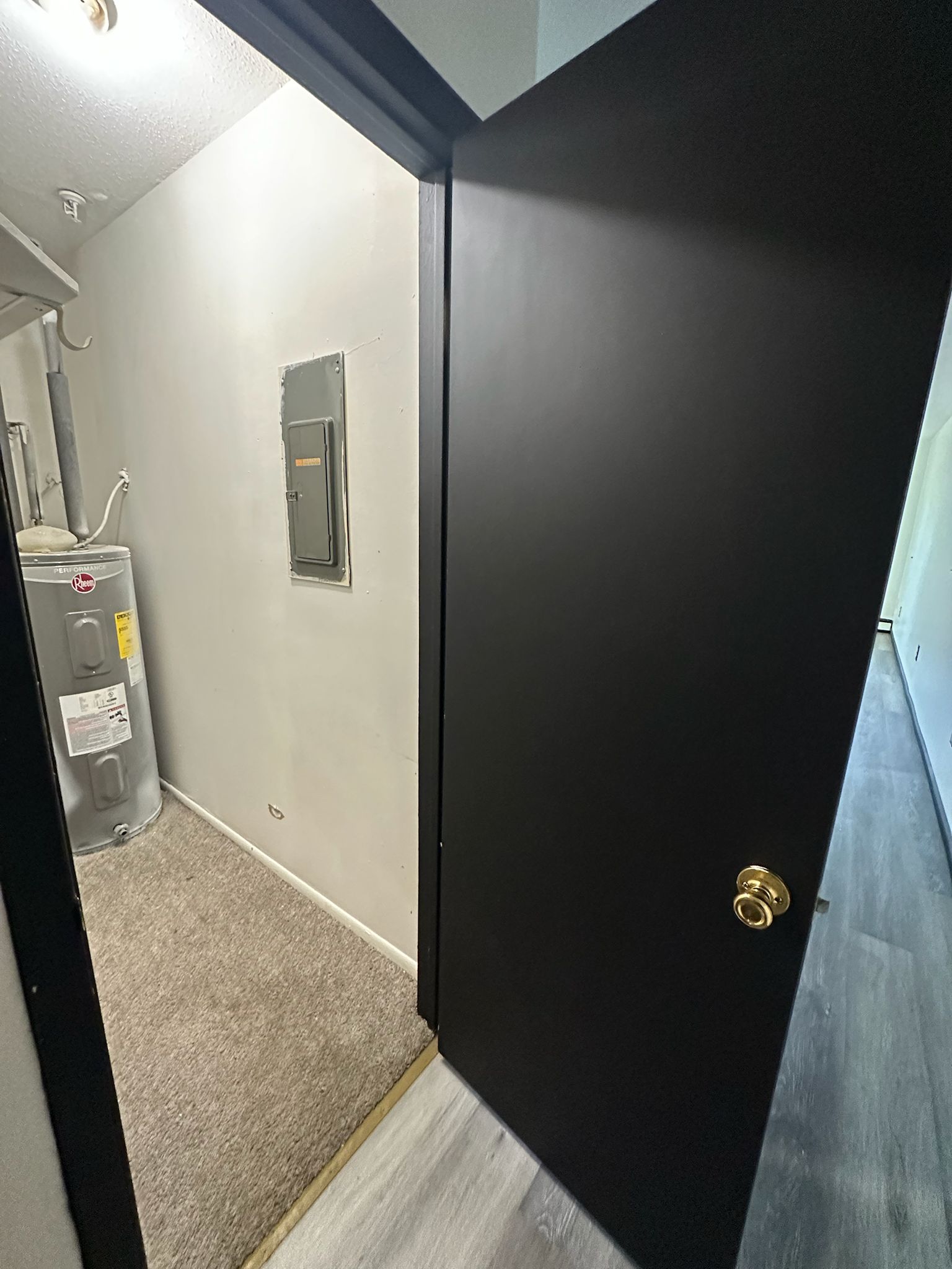 1660 East Main Street, Waterbury, Connecticut 06705, ,1 BathroomBathrooms,Apartment,For Rent,East Main Street,1027