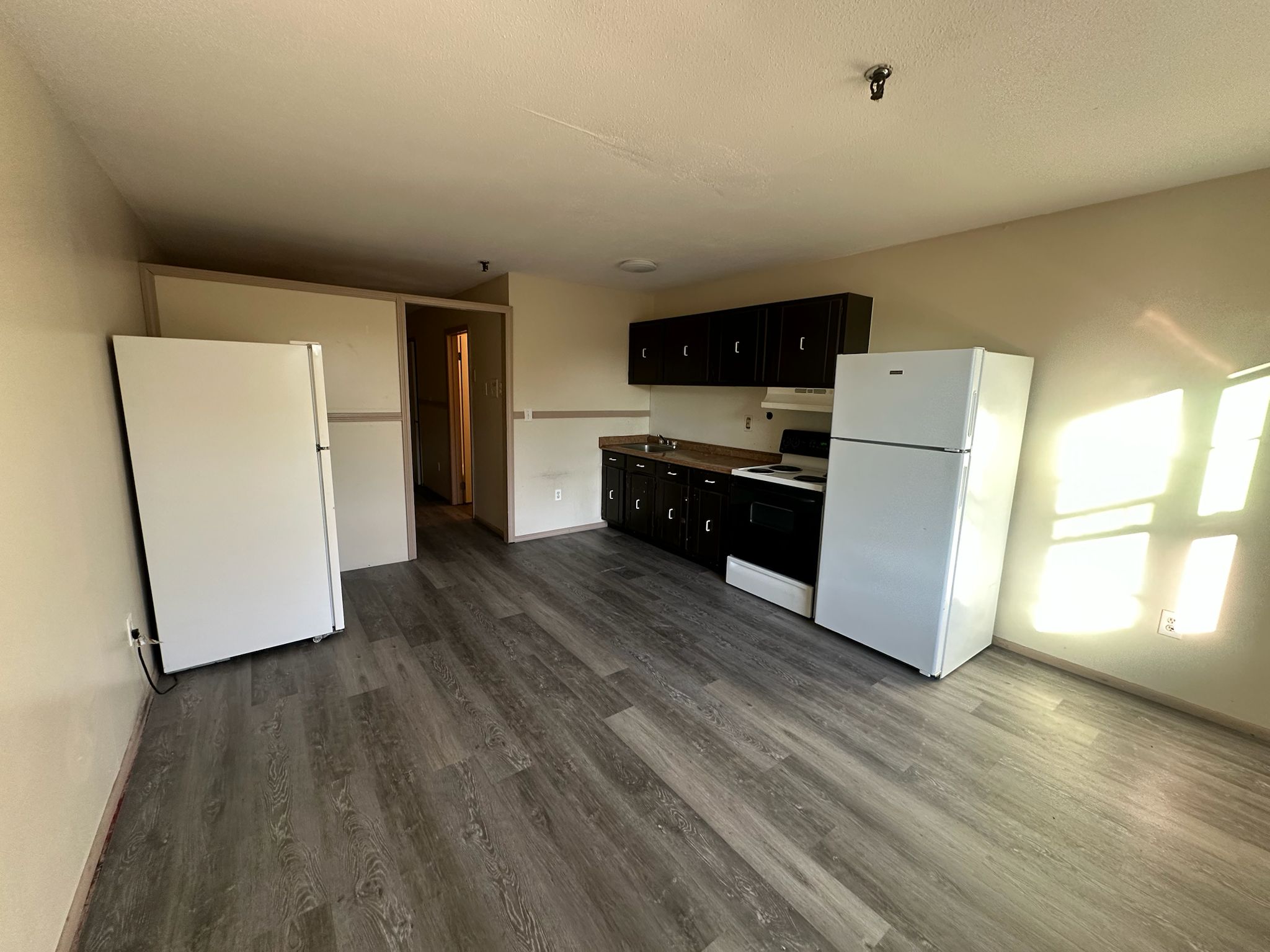 1660 East Main Street, Waterbury, Connecticut 06705, ,1 BathroomBathrooms,Apartment,For Rent,East Main Street,1027