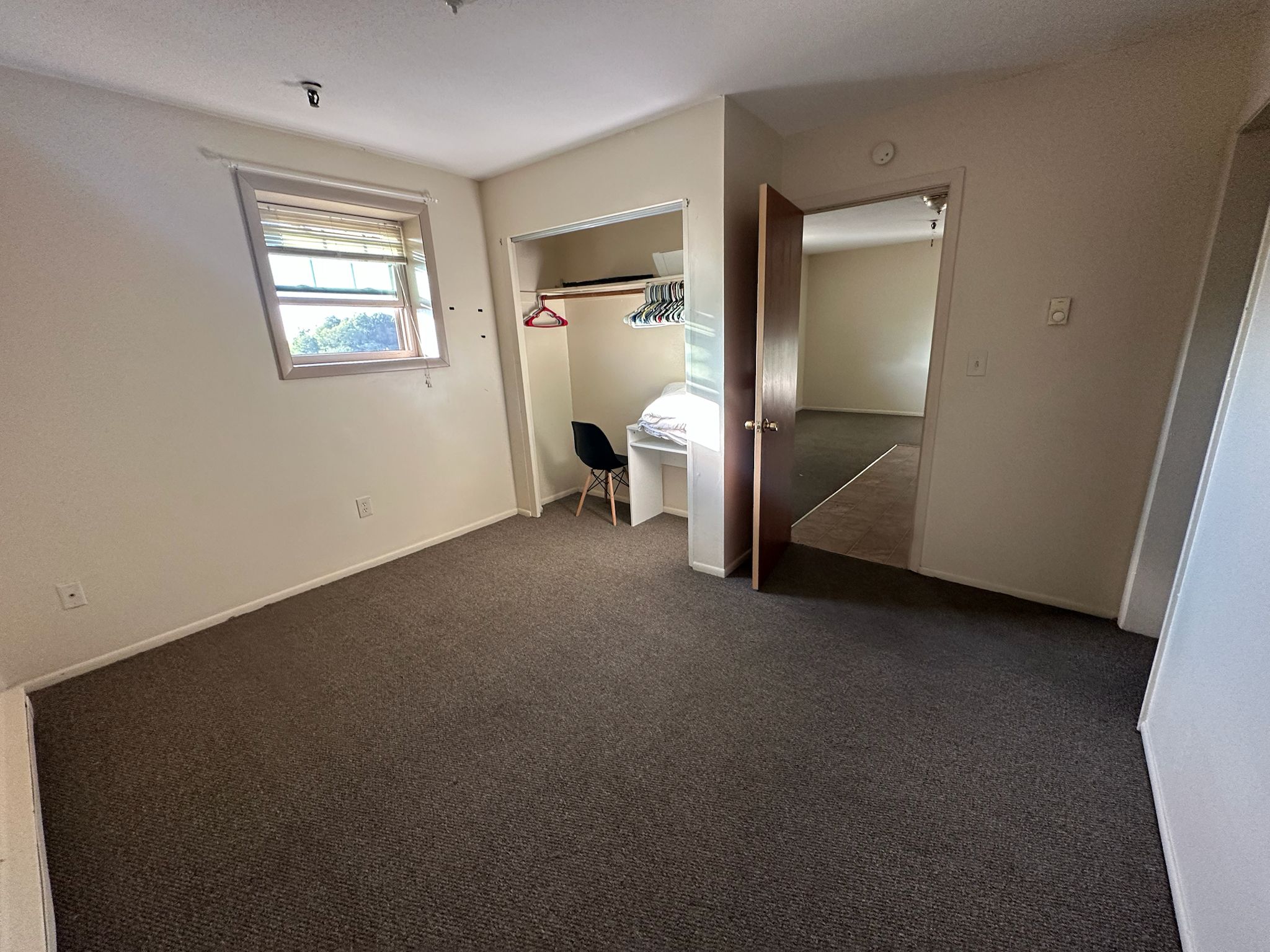 1660 East Main Street, Waterbury, Connecticut 06705, ,1 BathroomBathrooms,Apartment,For Rent,East Main Street,1027