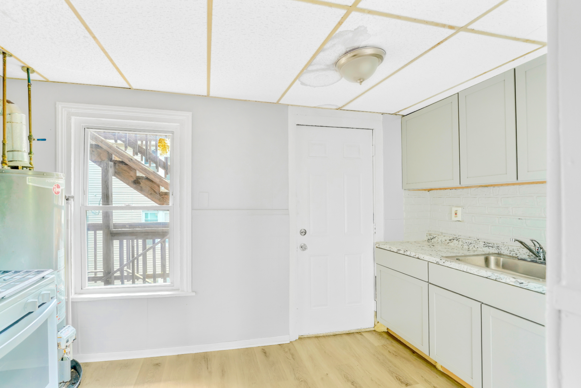 67 Burton Street, Waterbury, Connecticut 06704, 3 Bedrooms Bedrooms, ,1 BathroomBathrooms,Apartment,For Rent,Burton Street,2,1029