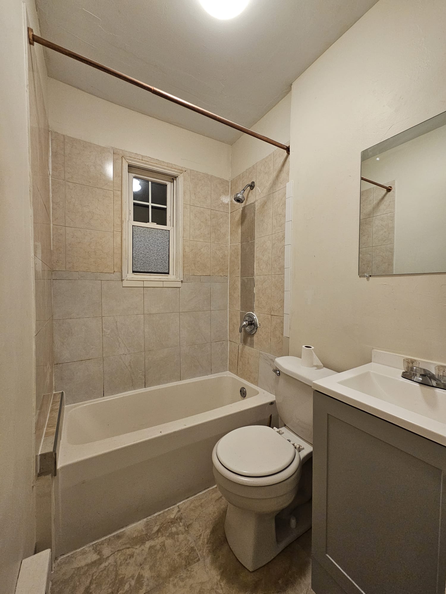 6 Frederick Court, Waterbury, Connecticut 06710, 3 Bedrooms Bedrooms, ,1 BathroomBathrooms,Apartment,For Rent,Frederick Court,1,1030