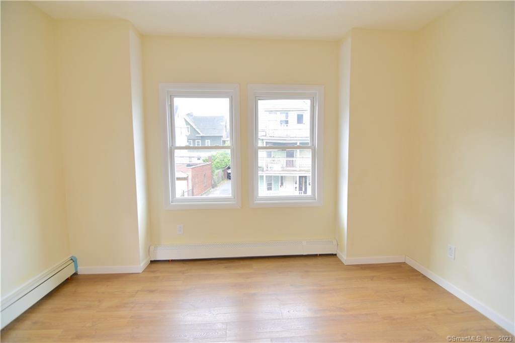 Wildwood 14 Avenue, Waterbury, Connecticut 06710, 4 Bedrooms Bedrooms, ,1 BathroomBathrooms,Apartment,For Rent,14,2,1033
