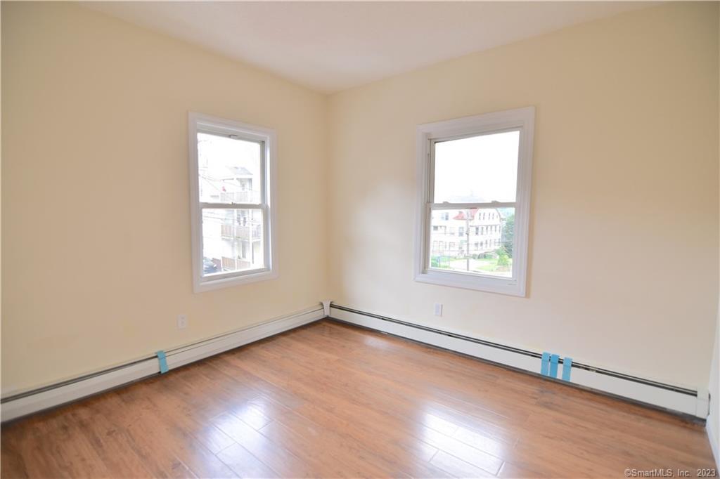 Wildwood 14 Avenue, Waterbury, Connecticut 06710, 4 Bedrooms Bedrooms, ,1 BathroomBathrooms,Apartment,For Rent,14,2,1033
