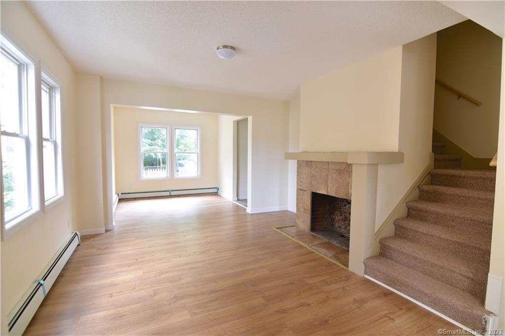 Wildwood 14 Avenue, Waterbury, Connecticut 06710, 4 Bedrooms Bedrooms, ,1 BathroomBathrooms,Apartment,For Rent,14,2,1033