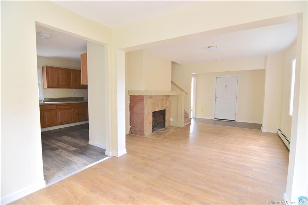 Wildwood 14 Avenue, Waterbury, Connecticut 06710, 4 Bedrooms Bedrooms, ,1 BathroomBathrooms,Apartment,For Rent,14,2,1033
