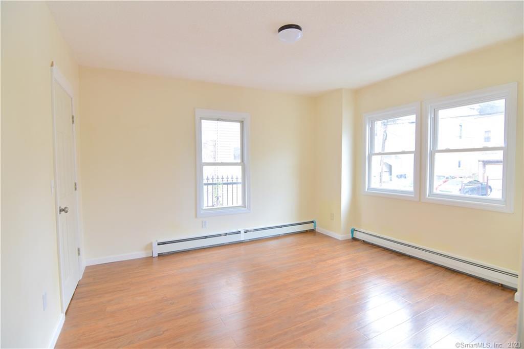 Wildwood 14 Avenue, Waterbury, Connecticut 06710, 4 Bedrooms Bedrooms, ,1 BathroomBathrooms,Apartment,For Rent,14,2,1033