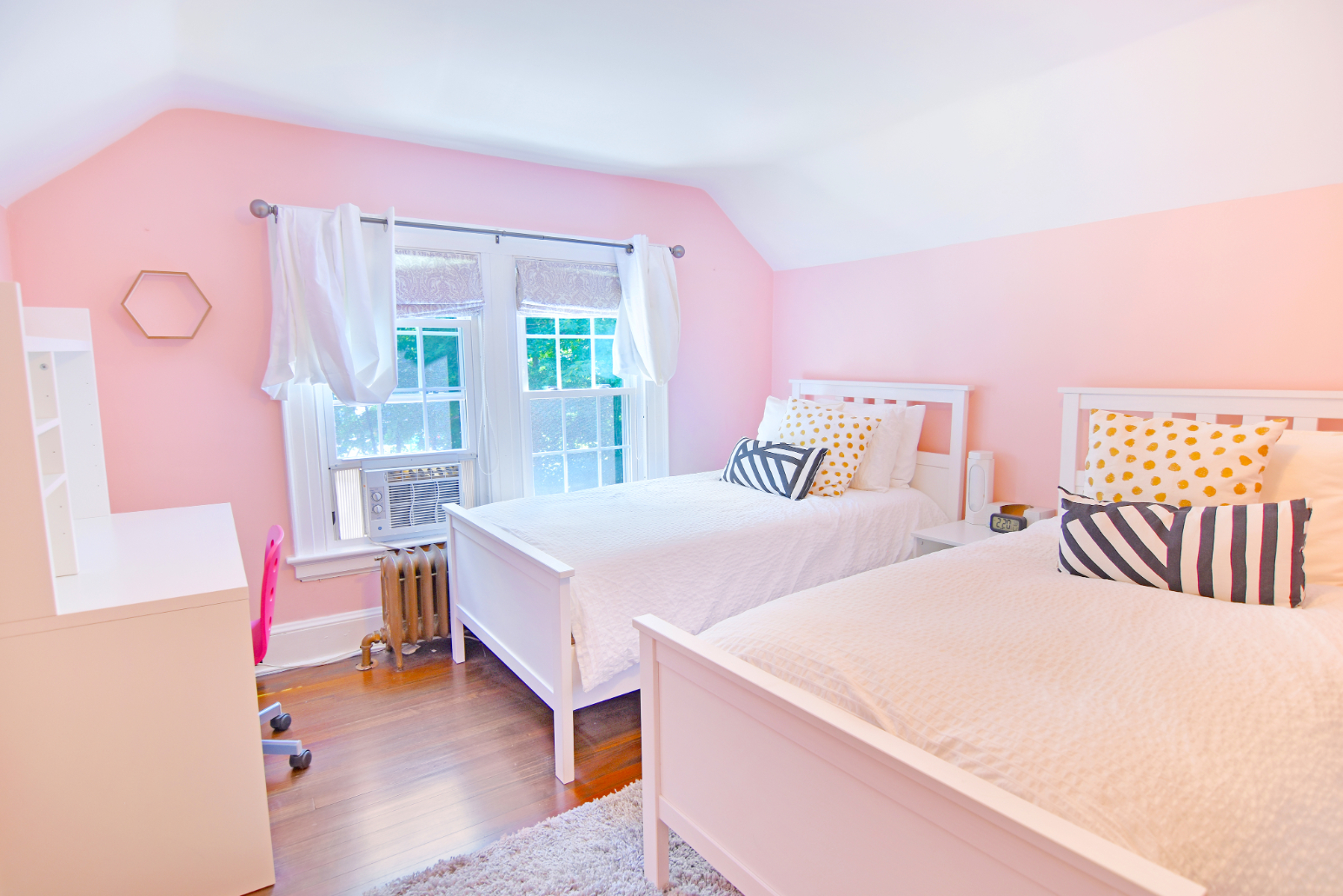 541 Willow Street, Waterbury, Connecticut 06710, 5 Bedrooms Bedrooms, ,3 BathroomsBathrooms,Apartment,For Rent,Willow Street,1034