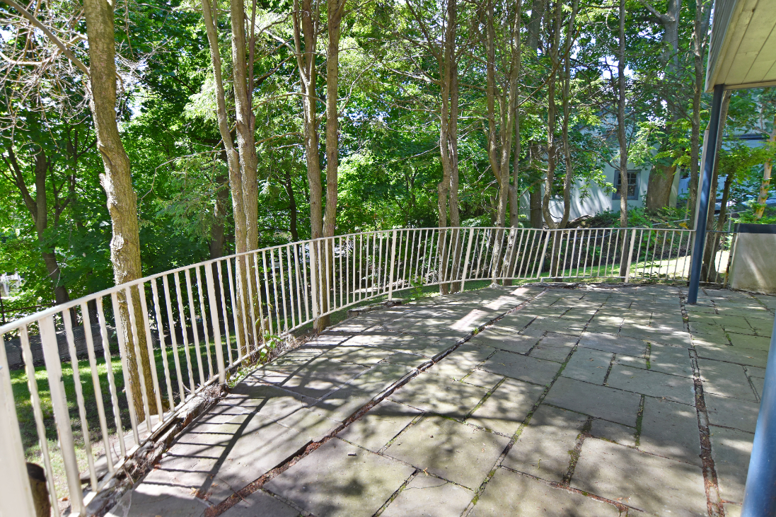 541 Willow Street, Waterbury, Connecticut 06710, 5 Bedrooms Bedrooms, ,3 BathroomsBathrooms,Apartment,For Rent,Willow Street,1034