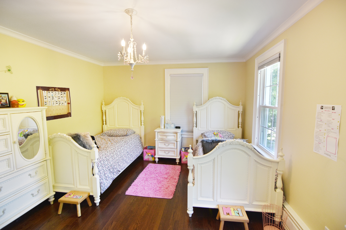 541 Willow Street, Waterbury, Connecticut 06710, 5 Bedrooms Bedrooms, ,3 BathroomsBathrooms,Apartment,For Rent,Willow Street,1034