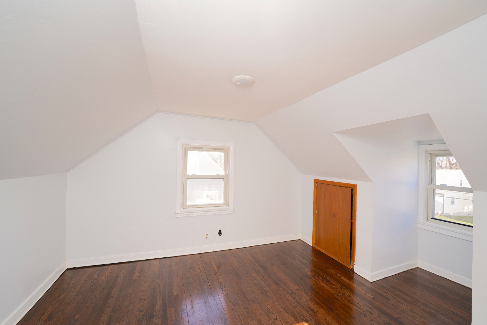 29 Myrna Avenue, Waterbury, Connecticut 06704, 4 Bedrooms Bedrooms, ,1 BathroomBathrooms,Apartment,For Rent,Myrna Avenue,1036