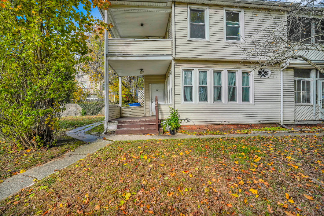 4 Templeton Street, Waterbury, Connecticut 06710, 2 Bedrooms Bedrooms, ,1 BathroomBathrooms,Apartment,For Rent,Templeton Street,1,1037