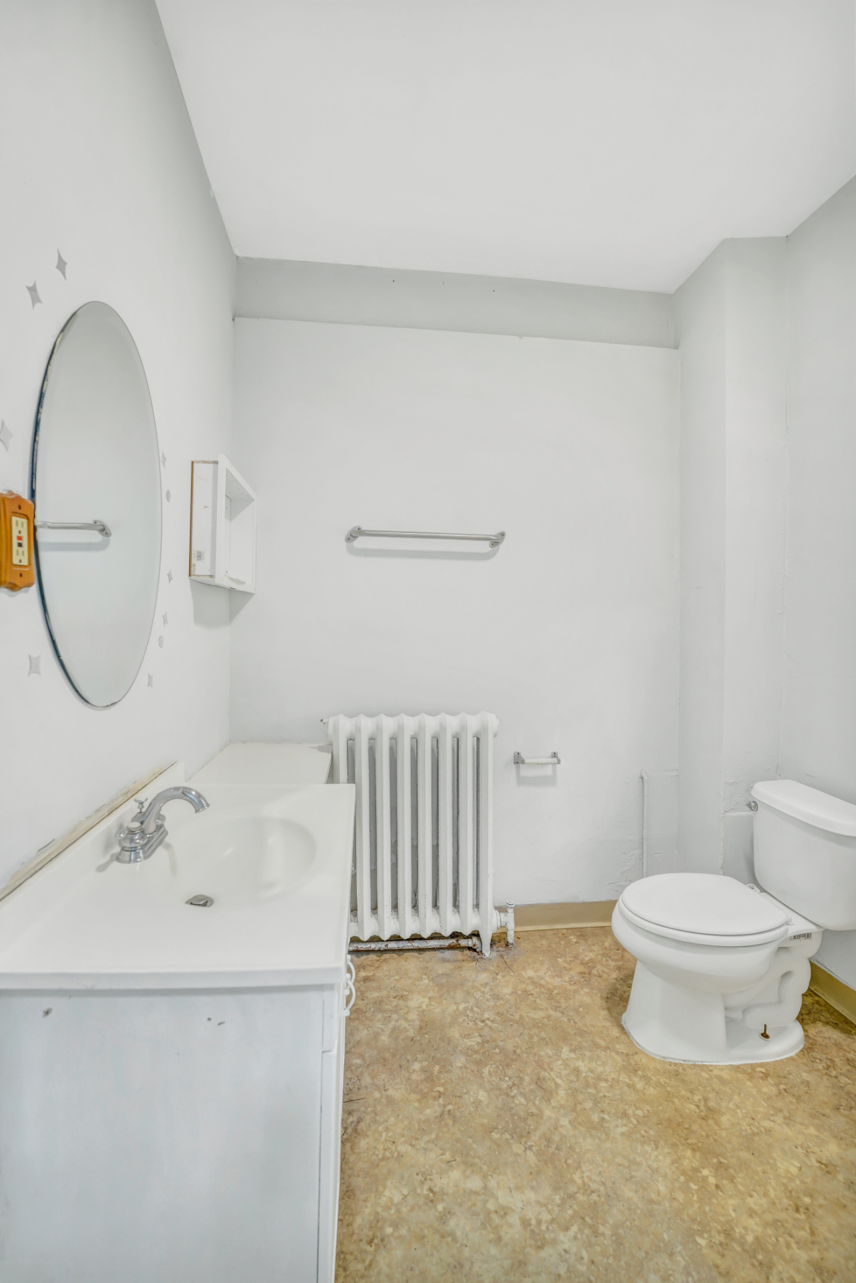 4 Templeton Street, Waterbury, Connecticut 06710, 2 Bedrooms Bedrooms, ,1 BathroomBathrooms,Apartment,For Rent,Templeton Street,1,1037