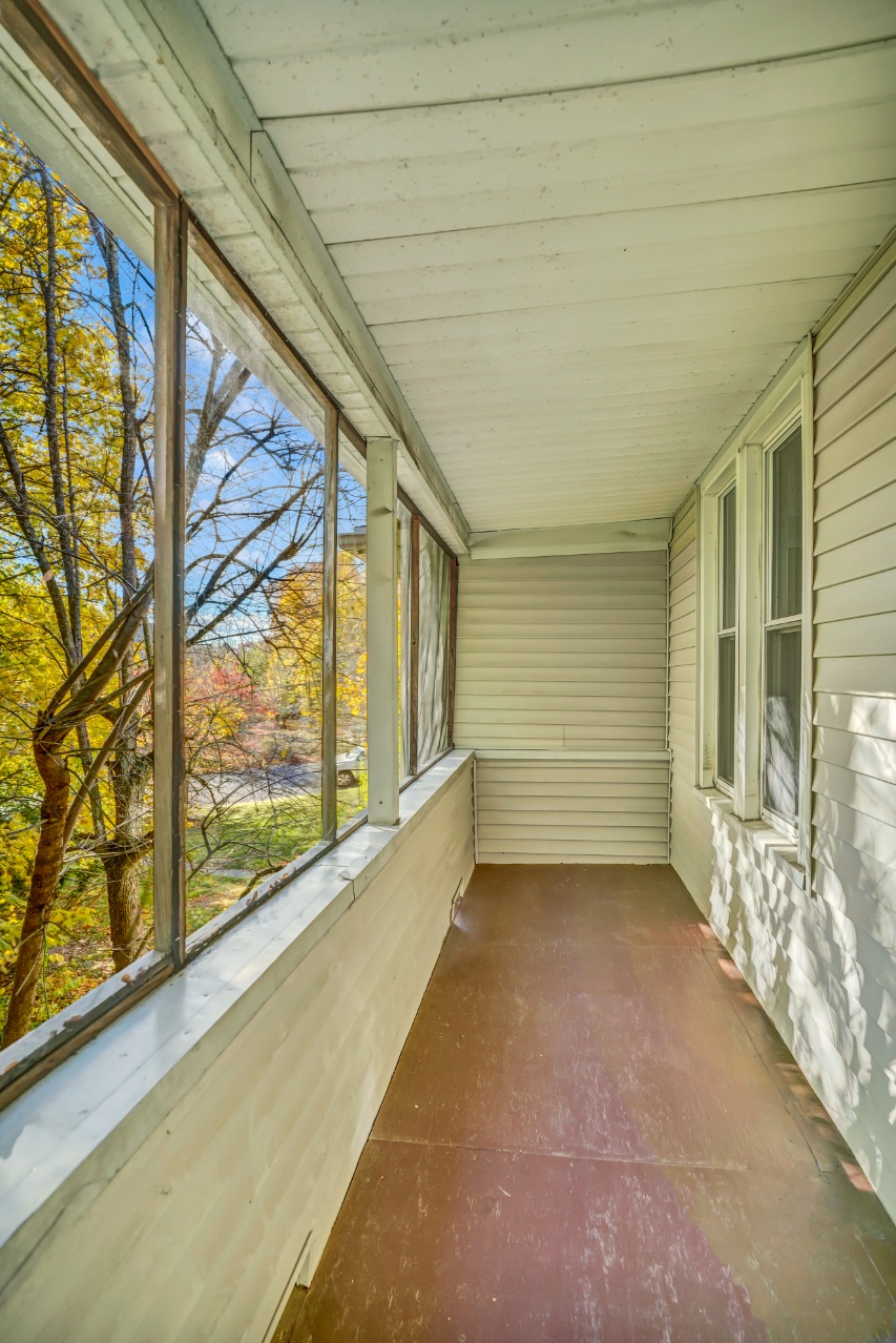 4 Templeton Street, Waterbury, Connecticut 06710, 2 Bedrooms Bedrooms, ,1 BathroomBathrooms,Apartment,For Rent,Templeton Street,1,1037