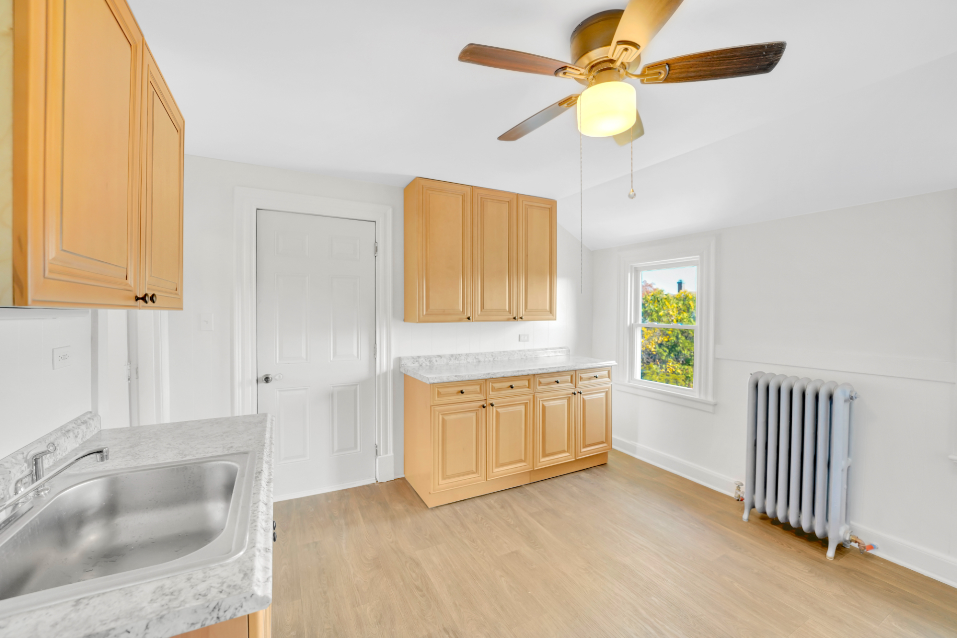 11 Southview Street, Naugatuck, Connecticut 06770, 2 Bedrooms Bedrooms, ,1 BathroomBathrooms,Apartment,For Rent,Southview Street,2,1040